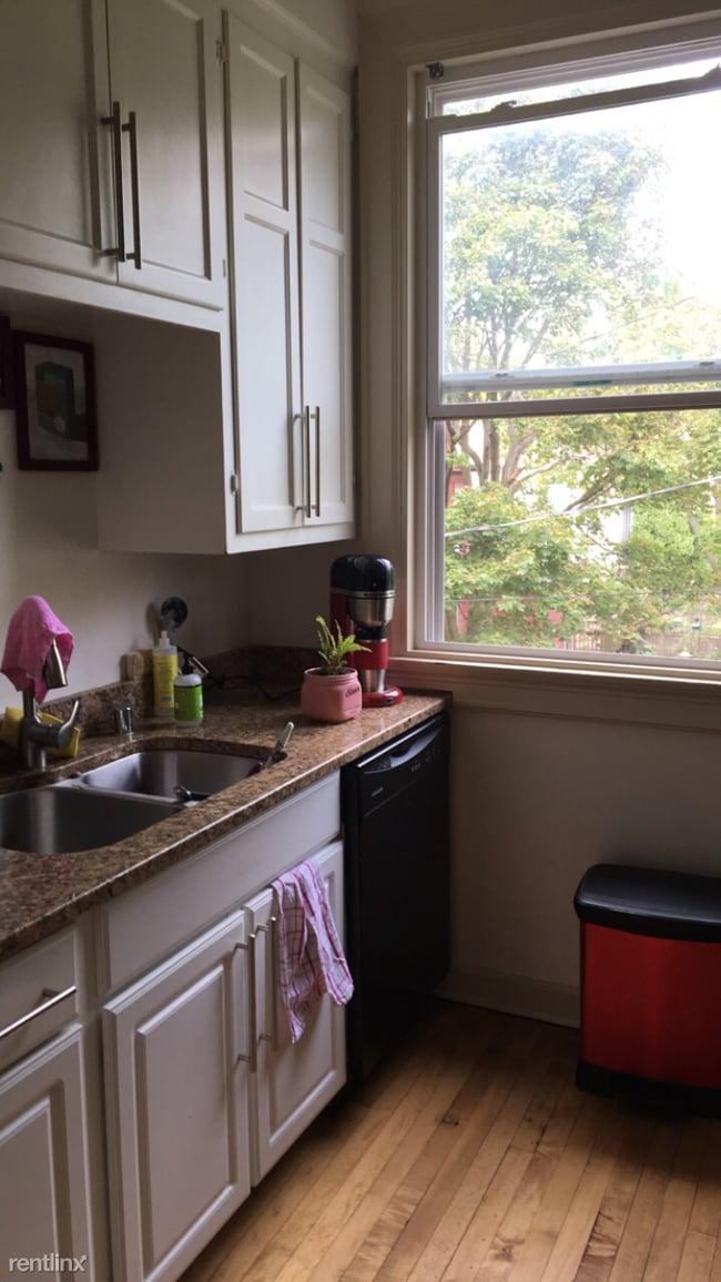 Building Photo - 2408 E Park Pl