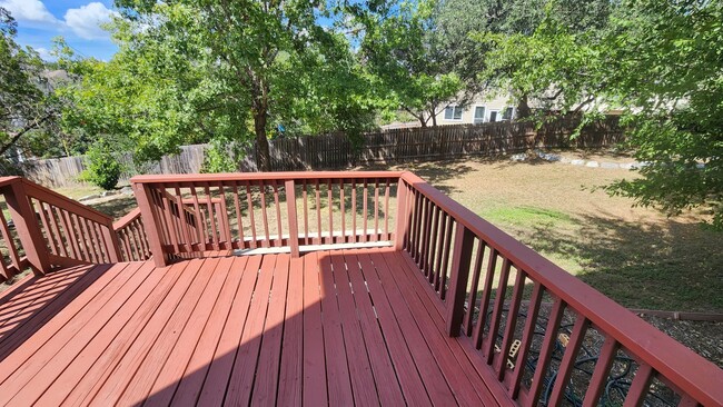 Building Photo - Located In the heart of Stone Oak