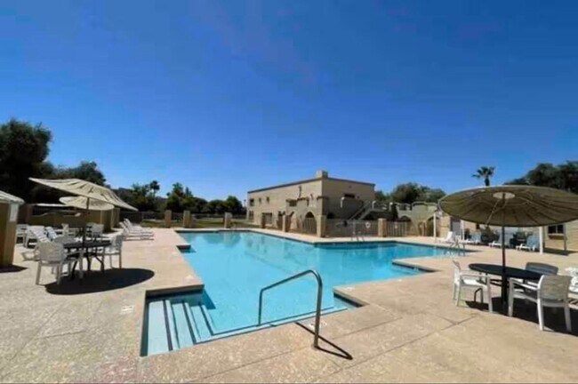 Building Photo - Heart of Old Town Scottsdale 2 bedroom 2.5 bathroom!