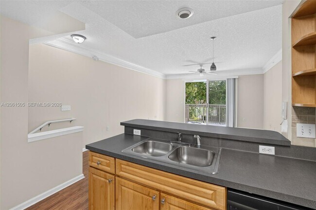 Building Photo - 2024 Alta Meadows Ln