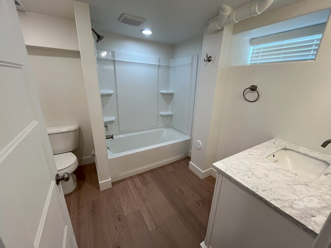 Basement Bath - 555 N 300 E