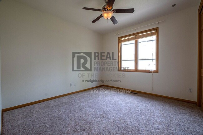 Building Photo - 5436 Hunter Dr