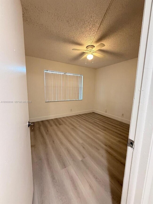 Building Photo - 6575 W Oakland Park Blvd