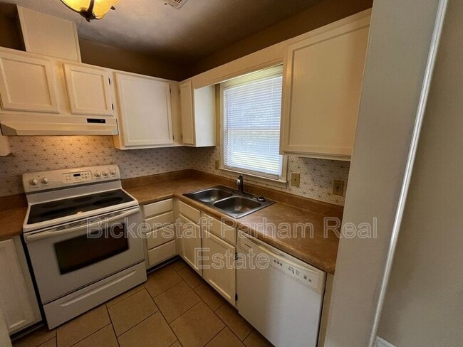 Building Photo - 103 Red Canyon Rd
