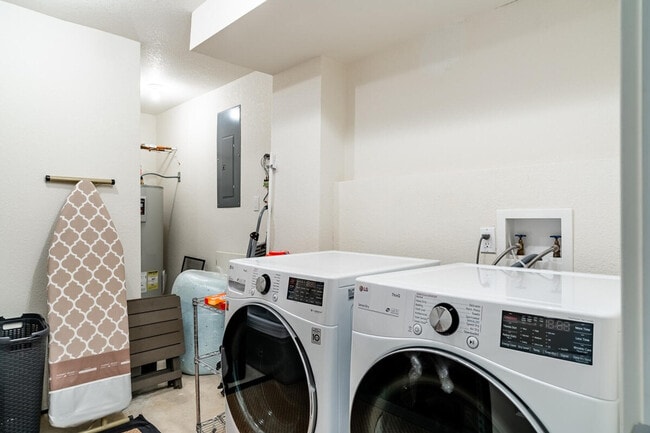 Building Photo - c4 Saddle Ridge Rd