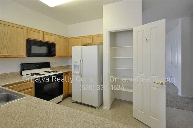 Building Photo - 3 Bedroom / 2 Bath House in Continental Re...