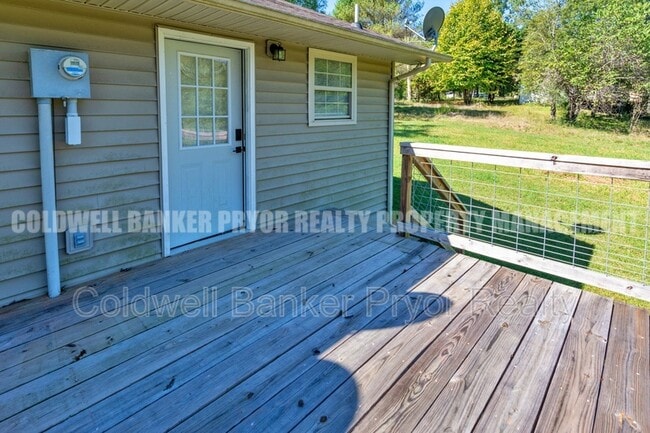 Building Photo - 150 Scenic Dr