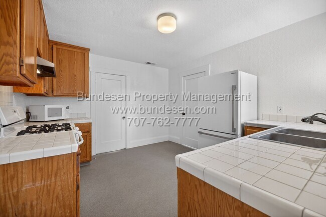 Building Photo - 612 Petaluma Blvd S