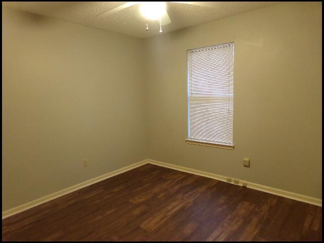 Building Photo - 35 Point W Cir