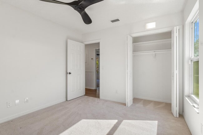 Building Photo - 1816 14th Ave SW