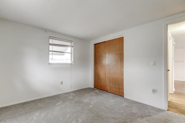 Building Photo - 3735 Mynabird Dr