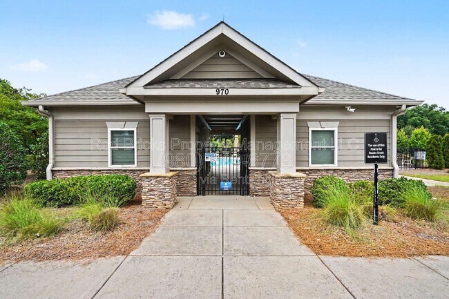 Building Photo - 655 Brookhaven Dr