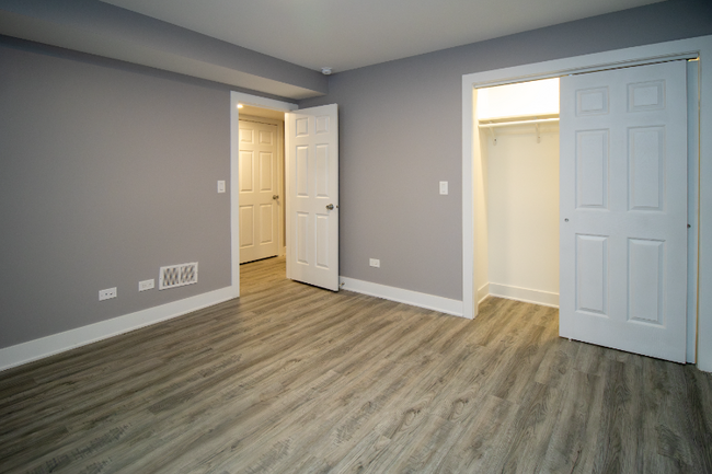 Building Photo - 5310 S Harper Ave