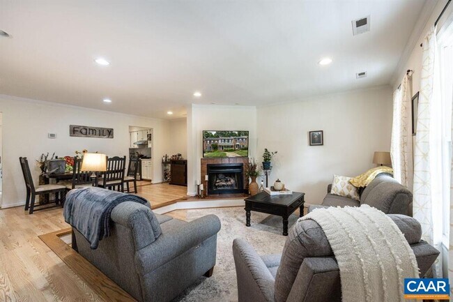 Building Photo - 430 Wynridge Dr