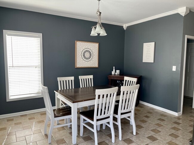 Building Photo - 8174 Rolling Glenn Dr