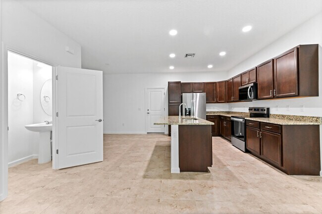 Building Photo - 4093 Longwood Lake Sq