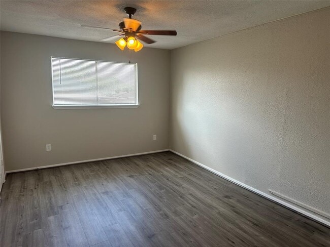 Building Photo - 12881 High Star Dr