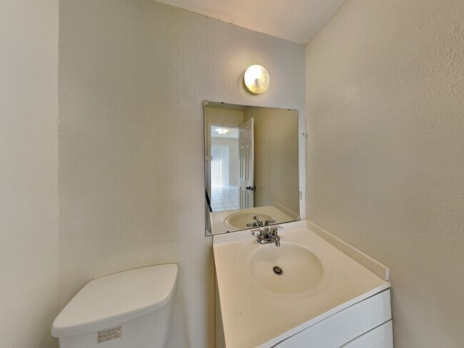 Building Photo - 3073 Willow Bend Blvd