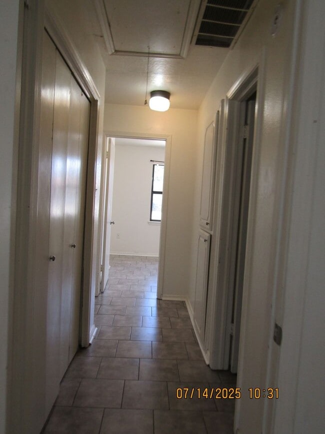 Building Photo - Turtle Creek Townhouse! MacArthur School D...
