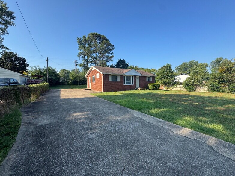 Building Photo - 314 Nice Dr