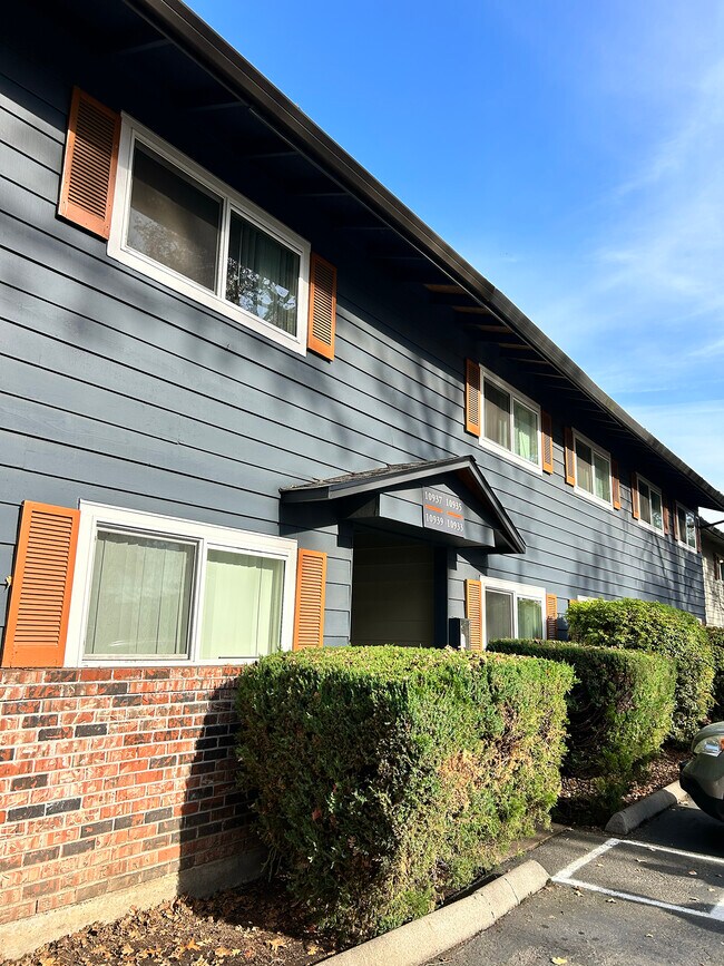 Building Photo - Parkbrook Apartment Homes