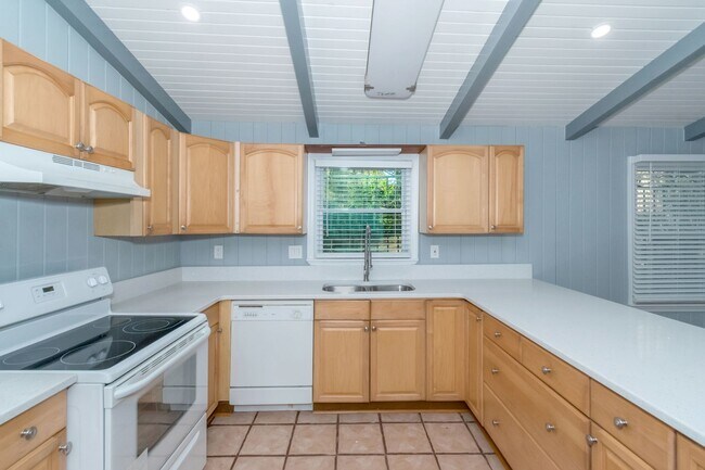 Building Photo - Spacious Family Home in 30311