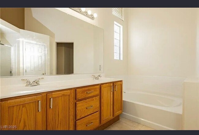 Building Photo - Beautiful 3-Bedroom + Loft Home for Rent in Summerlin! $1000.00 Off 1st Month Rent