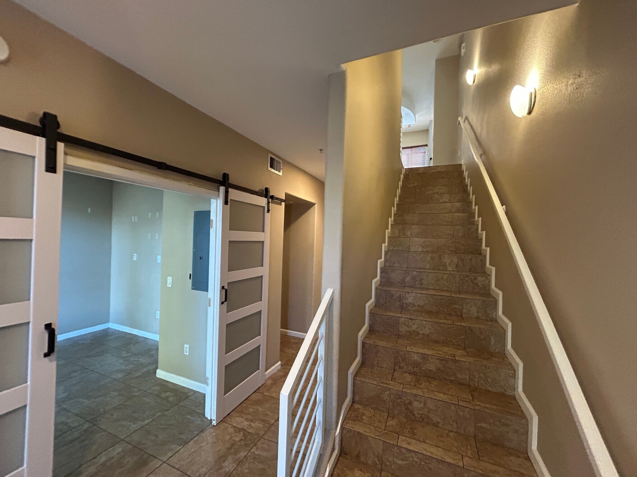 Building Photo - 6605 N 93rd Ave