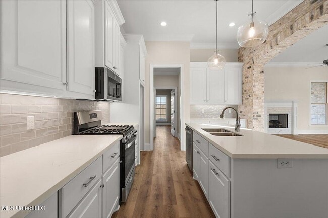 Building Photo - 464 Aurora Cir