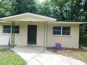 Building Photo - 711 NW 19th Ave