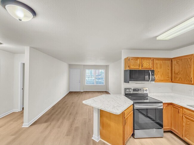 Building Photo - 6014 Castleford Dr