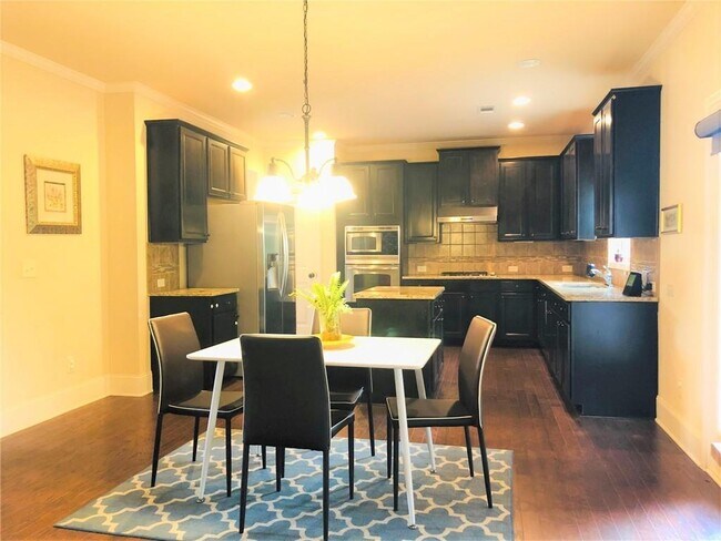 Building Photo - 550 Nichols View Way