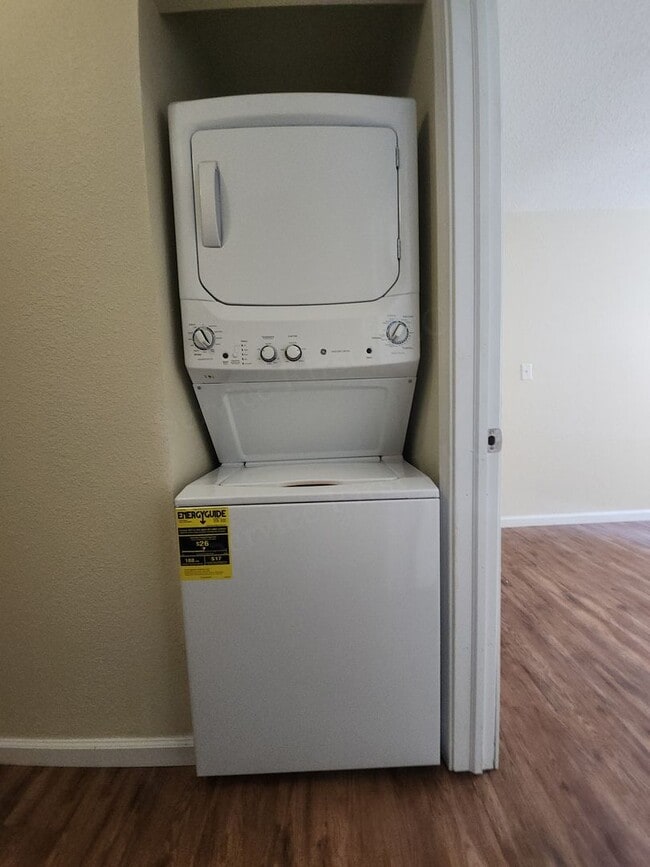 Building Photo - Table Rock Apartments