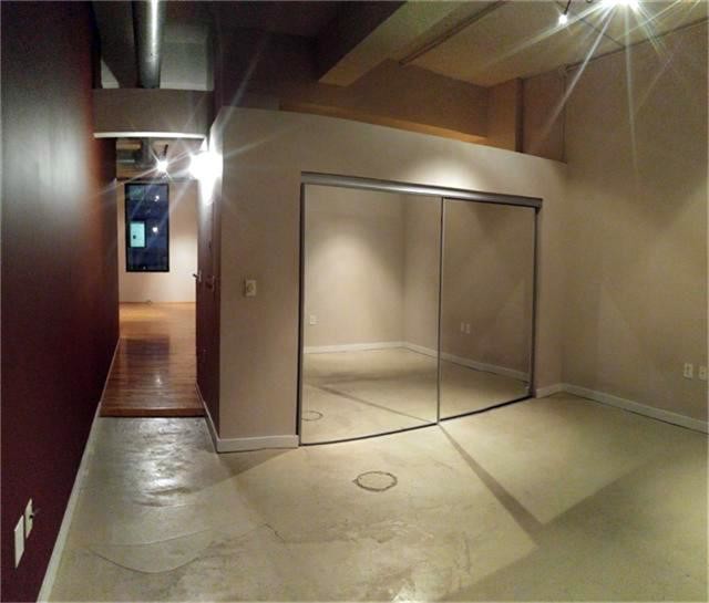 Building Photo - 705 Main St