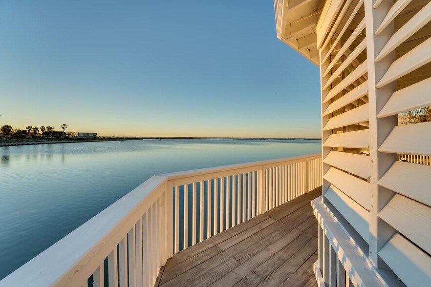 Building Photo - 15237 Isabella Ct