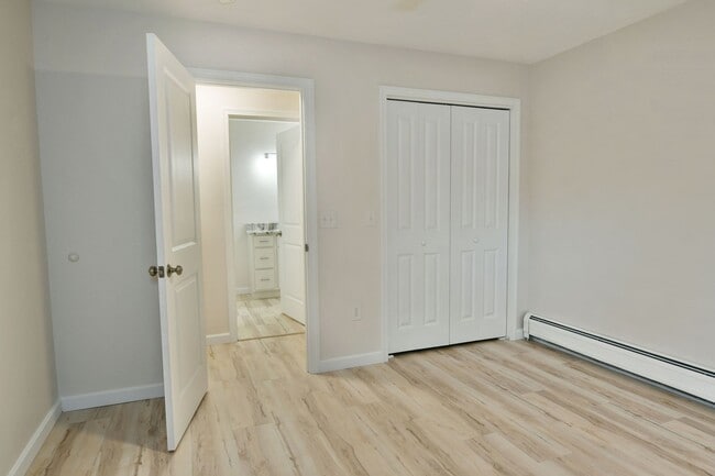 Building Photo - 920-922-922 Cynthia Ct