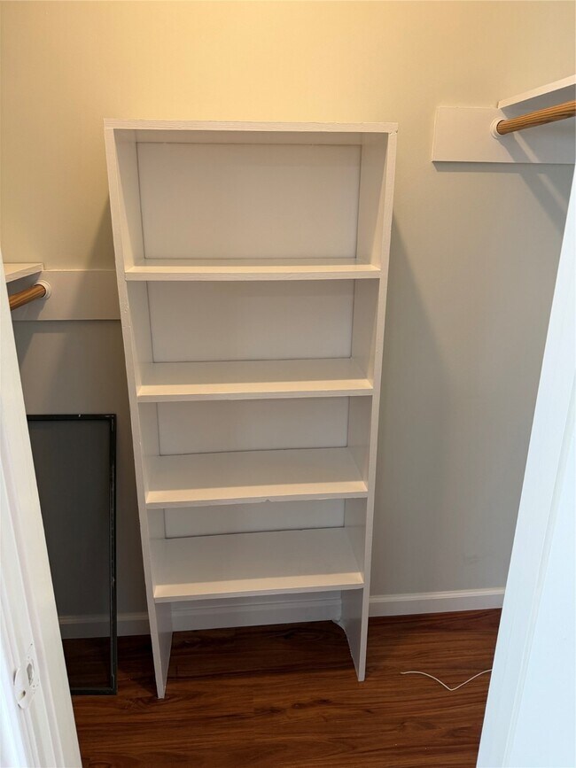 Building Photo - 10328 Longmont Dr