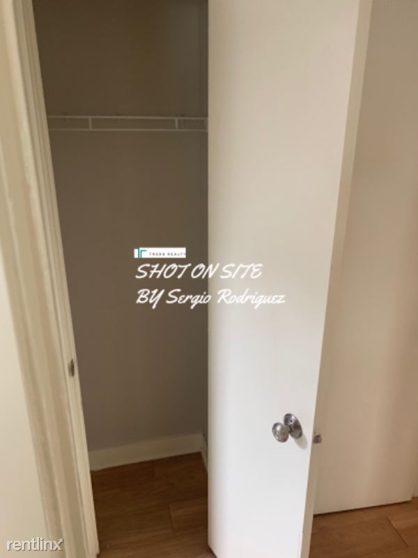 Building Photo - 3754 N Southport Ave