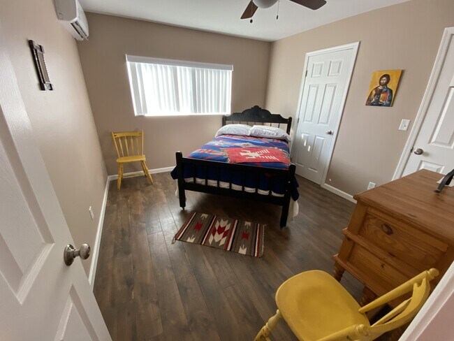 Building Photo - 5725 S Marshall Pl