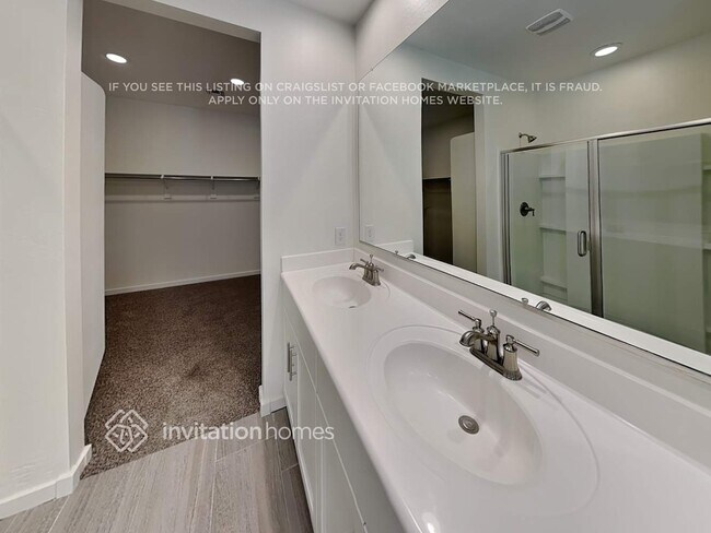 Building Photo - 17692 W Fetlock Trail