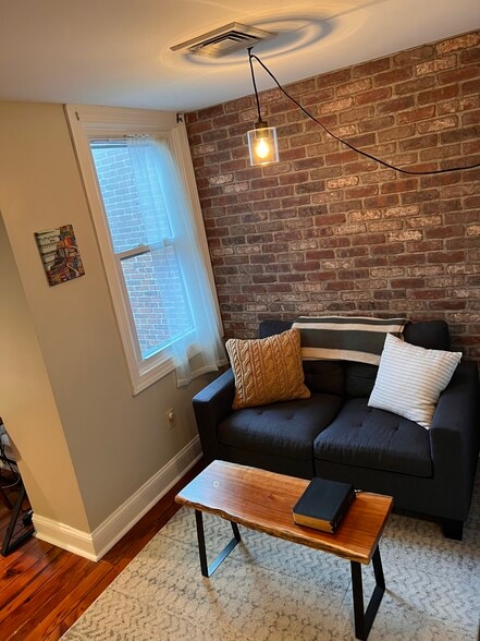 Second floor common area - 421 Boas St