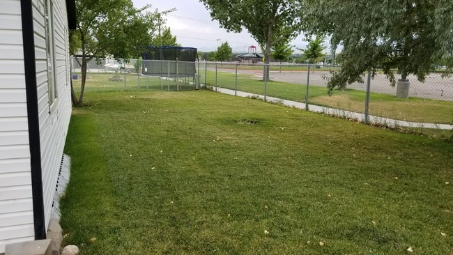 Building Photo - 3056 Festival Dr W