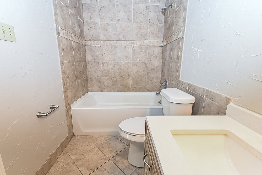 Building Photo - 8708 Rhonda Cir N