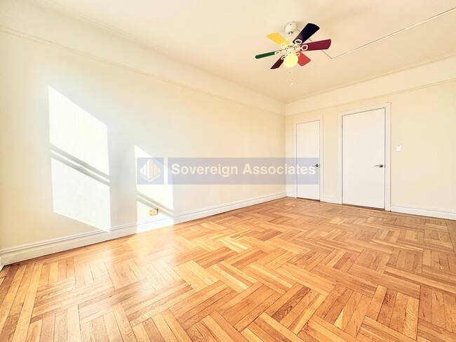 Building Photo - 763 Riverside Drive
