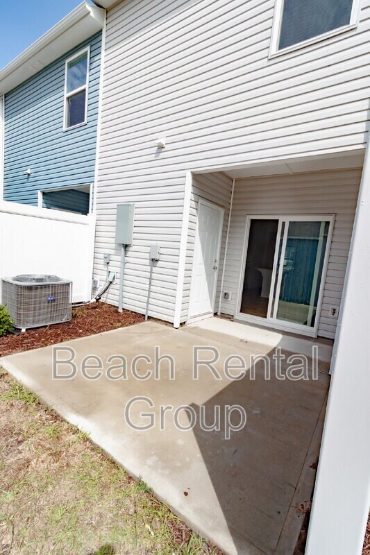 Building Photo - 203 Crescent Wy