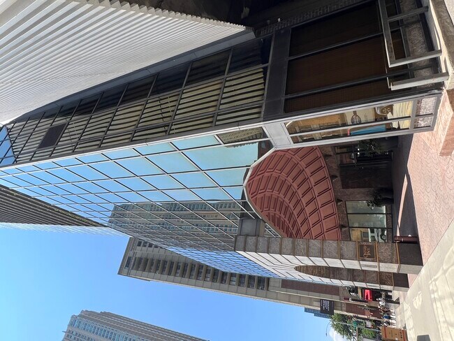 Building Photo - 10 E Ontario St