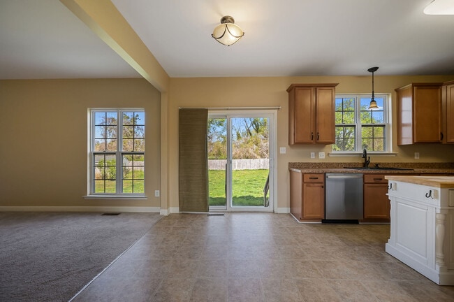 Building Photo - 463 Quail Landing Cir