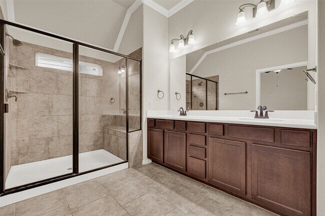 Building Photo - 2414 Willow Fall Ln