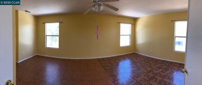 Building Photo - 125 Asusena Dr