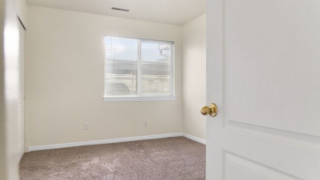 Building Photo - Sugar Street Townhomes
